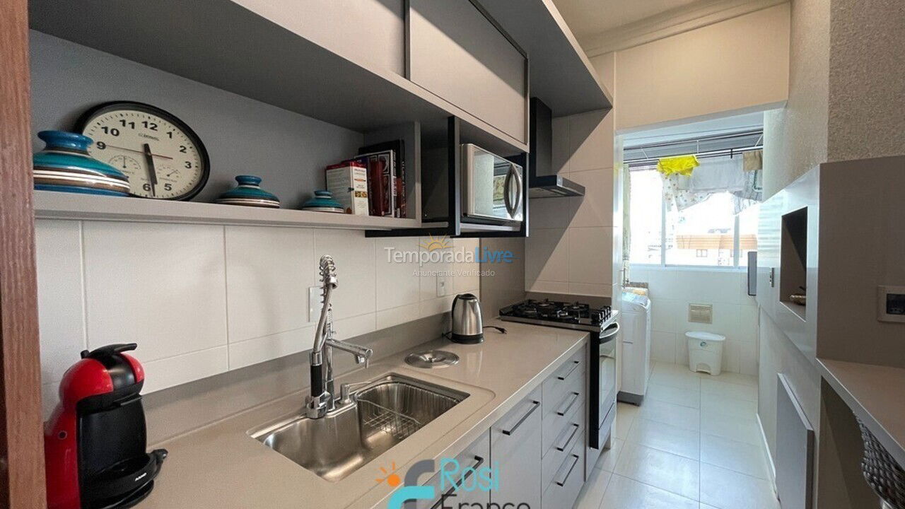 Apartamento para aluguel de temporada em Itapema (Meia Praia)