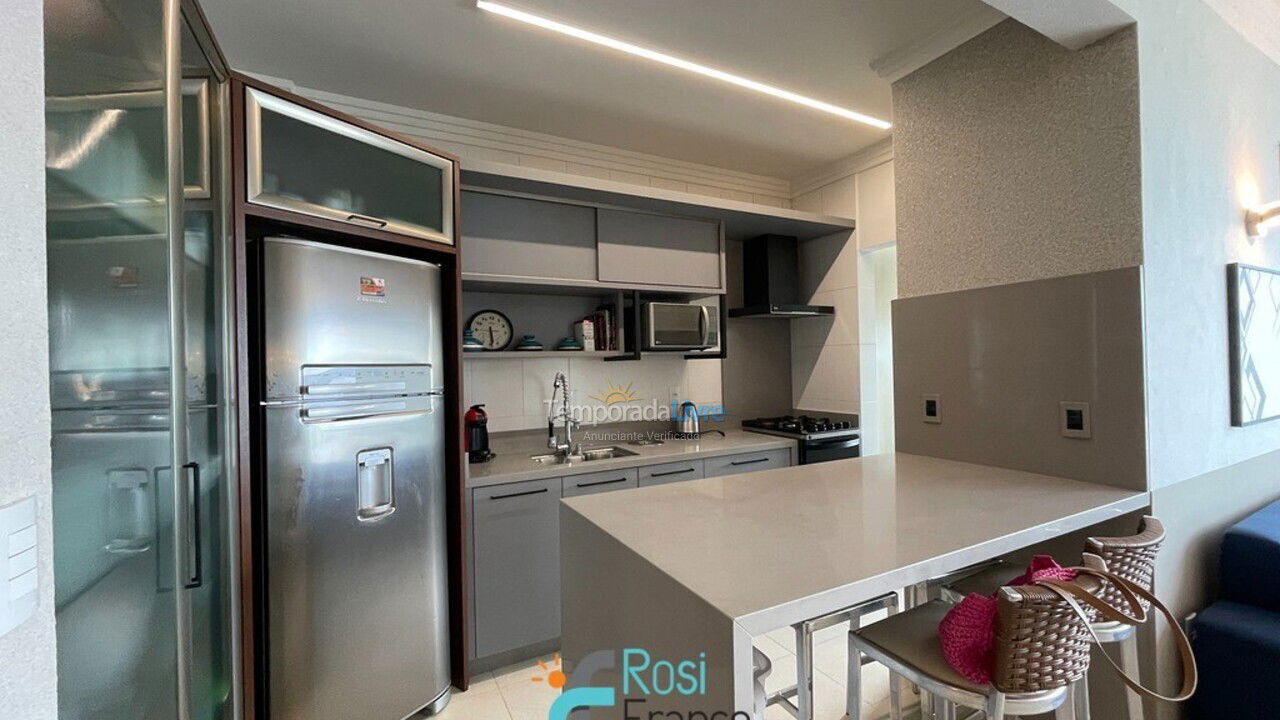 Apartamento para aluguel de temporada em Itapema (Meia Praia)