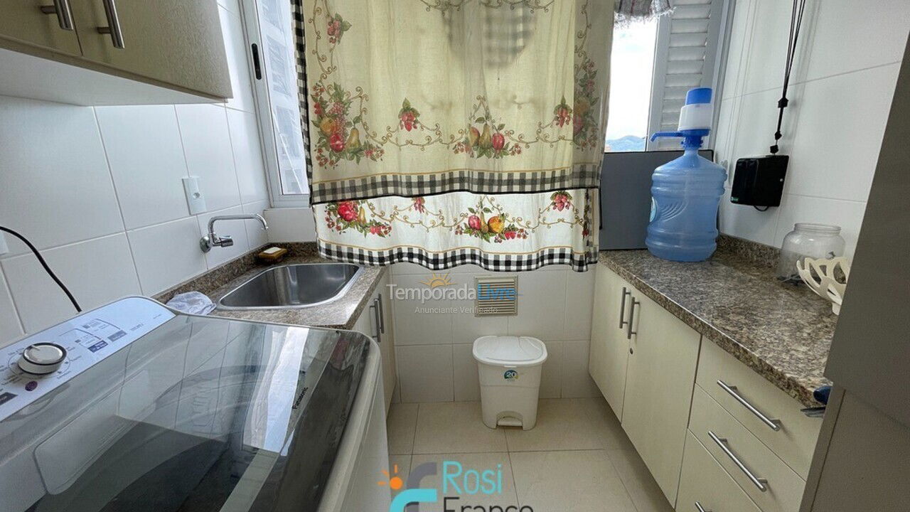 Apartamento para aluguel de temporada em Itapema (Meia Praia)