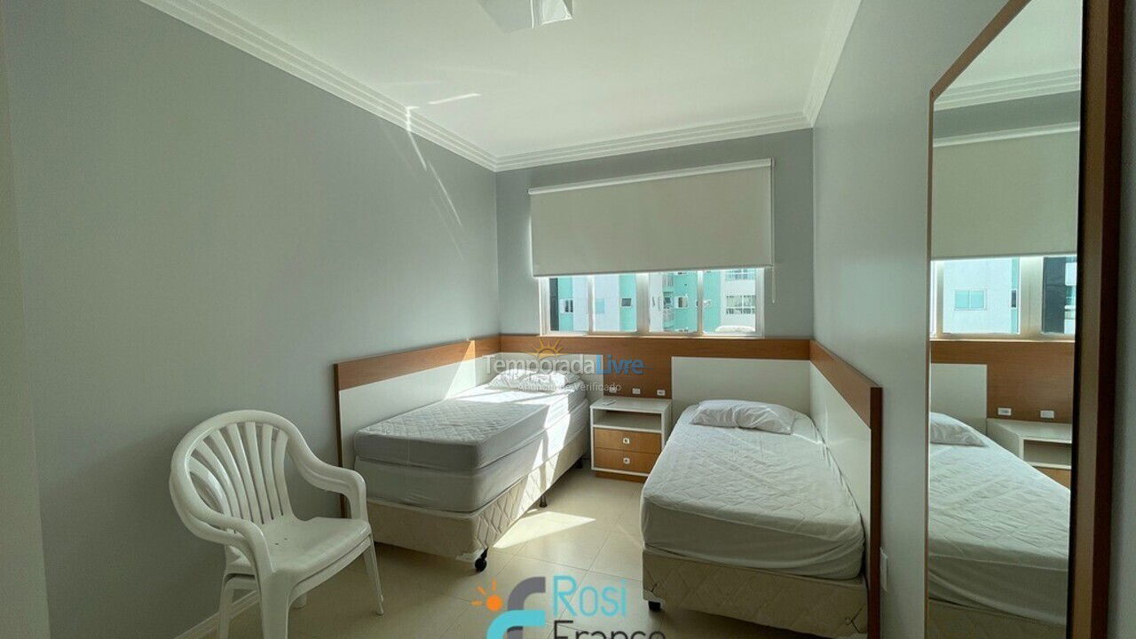 Apartamento para aluguel de temporada em Itapema (Meia Praia)