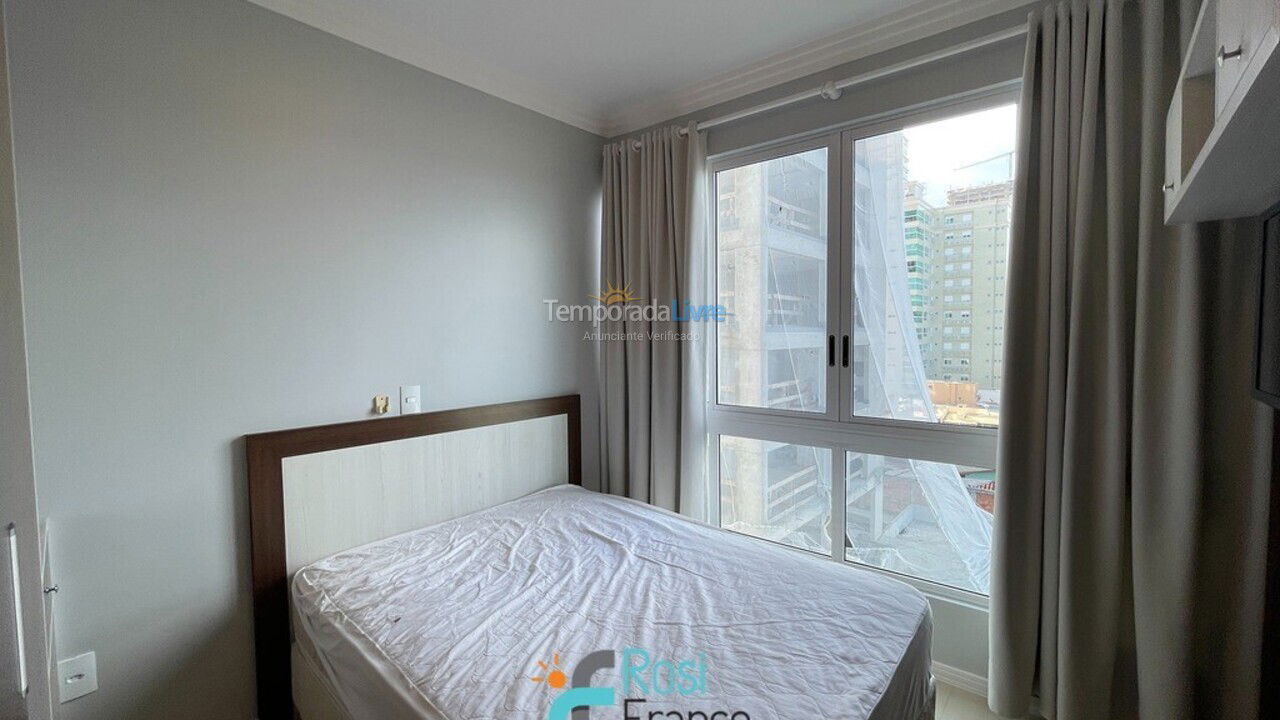 Apartamento para aluguel de temporada em Itapema (Meia Praia)