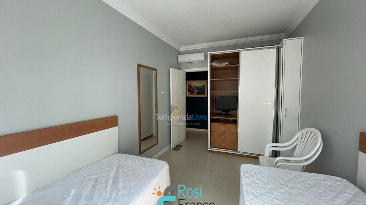 Apartamento para aluguel de temporada em Itapema (Meia Praia)