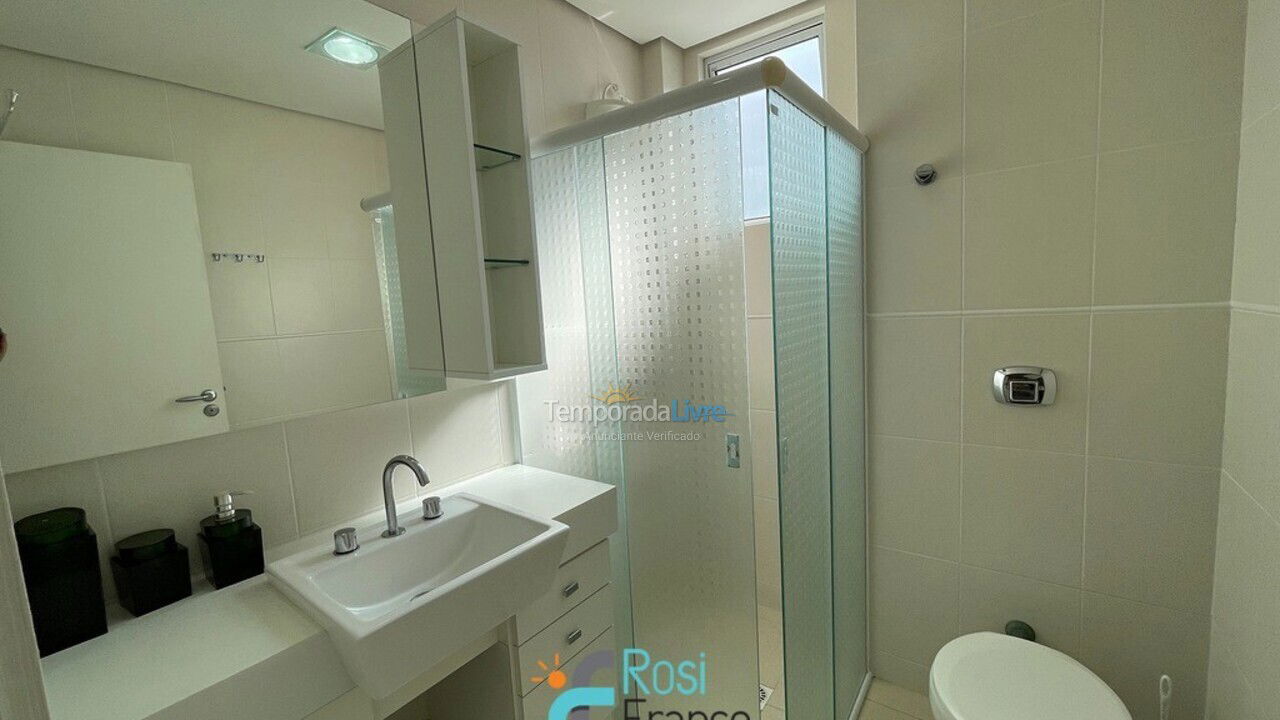 Apartamento para aluguel de temporada em Itapema (Meia Praia)