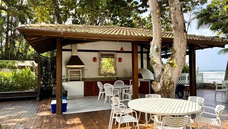 CASA PE NA AREIA NA PRAIA DA BALEIA