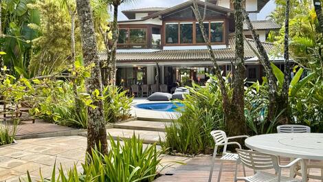 CASA PE NA AREIA NA PRAIA DA BALEIA