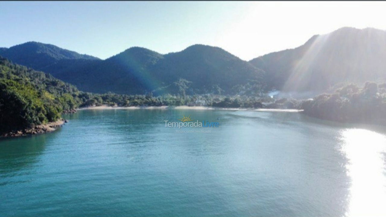 Casa para aluguel de temporada em Ubatuba (Pereque Mirim)