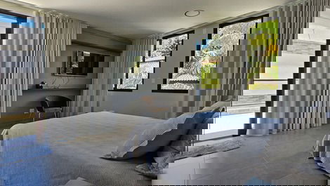 Casa en condominio de fin de año – Juquehy. 5 suites, piscina, frente al mar.