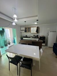 Apartamento em ótima localização nos Ingleses