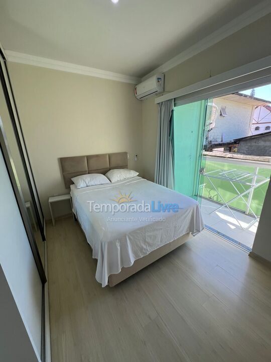 Apartamento para aluguel de temporada em Florianopolis (Praia dos Ingleses)