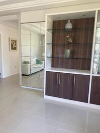 SEASONAL RENTAL: JURERÊ, 4 BEDROOMS, 450 METERS FROM THE BEACH