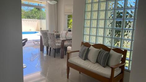 SEASONAL RENTAL: JURERÊ, 4 BEDROOMS, 450 METERS FROM THE BEACH