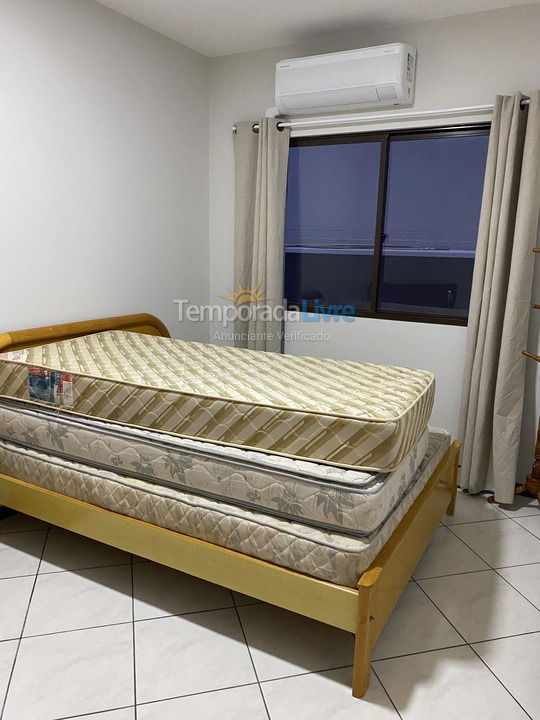 Casa para aluguel de temporada em Itapema (Meia Praia)