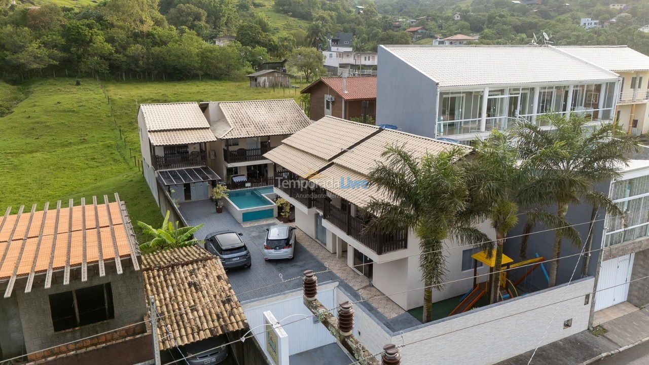 Apartamento para aluguel de temporada em Garopaba (Praia da Gamboa)