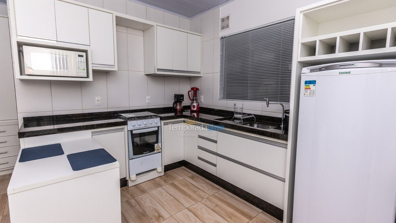 Apartamento para aluguel de temporada em Garopaba (Praia da Gamboa)