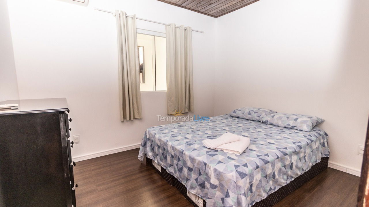Apartamento para aluguel de temporada em Garopaba (Praia da Gamboa)