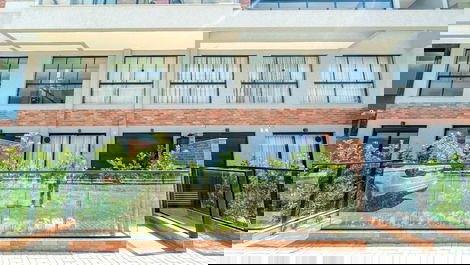 APARTAMENTO CON JARDÍN EN EL EDIFICIO PRAIA DO CANTO GRANDE CON PISCINA