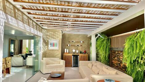 Baleia, 4 suites, pool, gourmet space, 4 spaces. New Year's Eve.