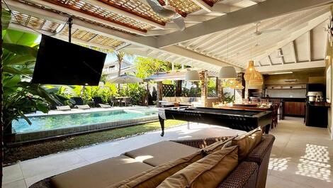 Baleia, 4 suites, pool, gourmet space, 4 spaces. New Year's Eve.