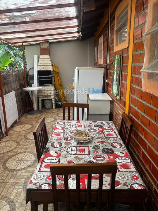 Casa para aluguel de temporada em Florianópolis (Cachoeira do Bom Jesus)