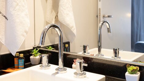 Modern apartment with AC and 24-hour gym in downtown São Paulo