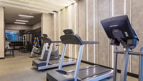 Modern apartment with AC and 24-hour gym in downtown São Paulo