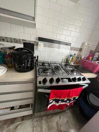 Fogão de 5 bocas e forno