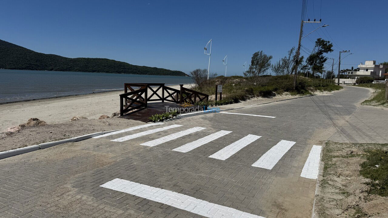 Casa para alquiler de vacaciones em Palhoça (Praia do Sonho)
