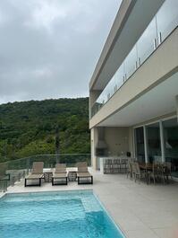 Casa para alugar em Florianópolis - Praia Brava