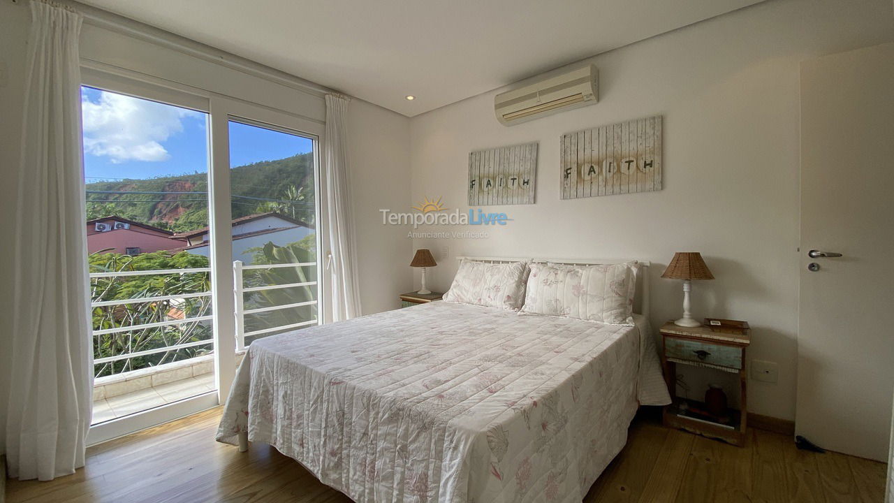 Casa para aluguel de temporada em São Sebastião (Praia da Baleia)