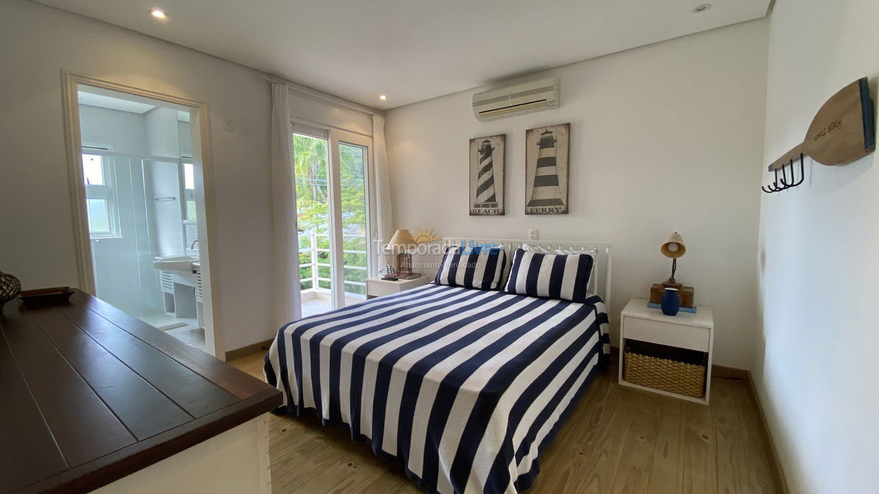 Casa para aluguel de temporada em São Sebastião (Praia da Baleia)