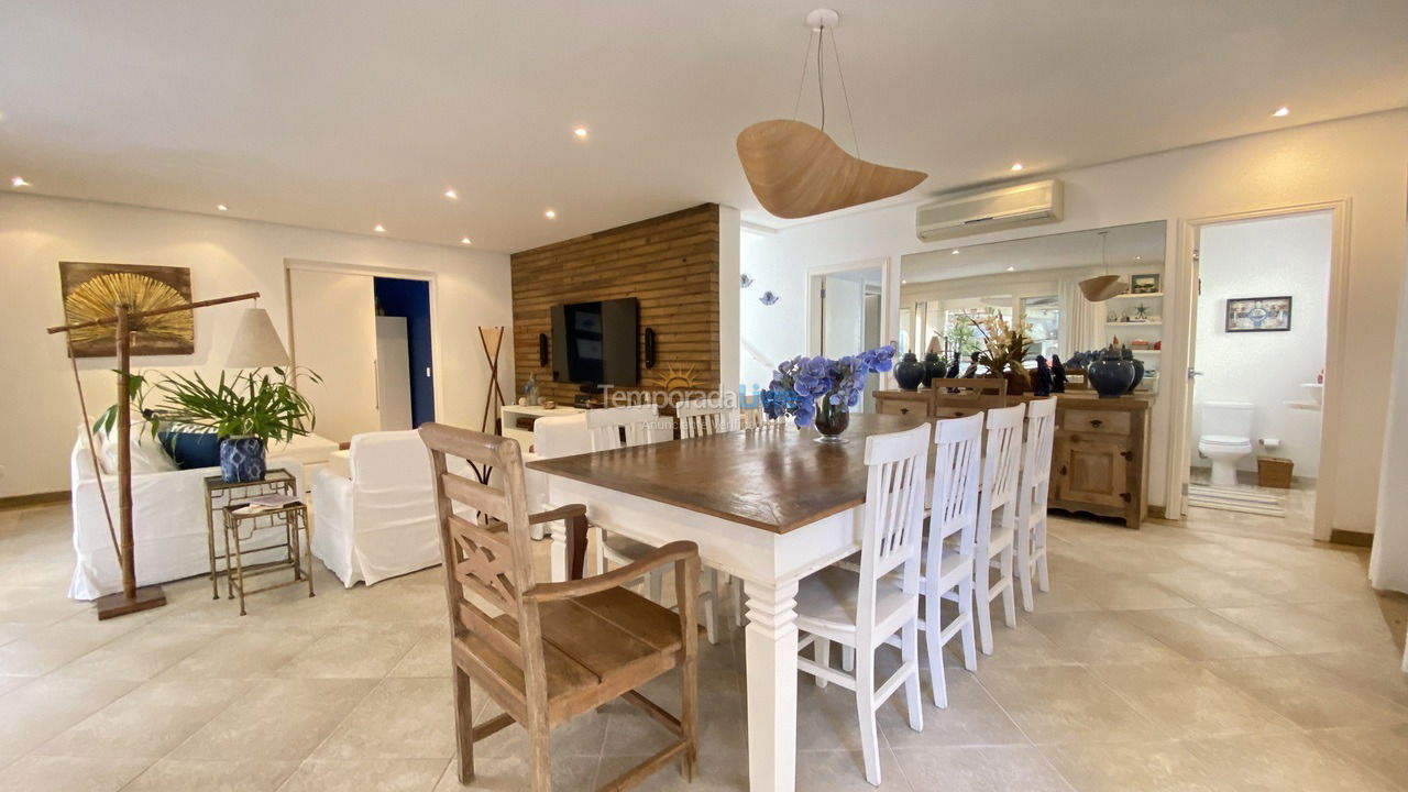 Casa para aluguel de temporada em São Sebastião (Praia da Baleia)
