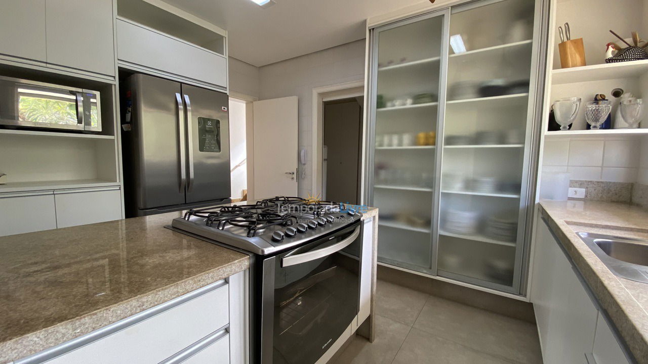 Casa para aluguel de temporada em São Sebastião (Praia da Baleia)