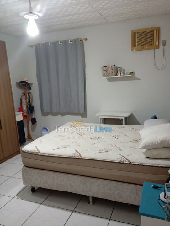 Casa para aluguel de temporada em Bombinhas (Praia de Bombas)