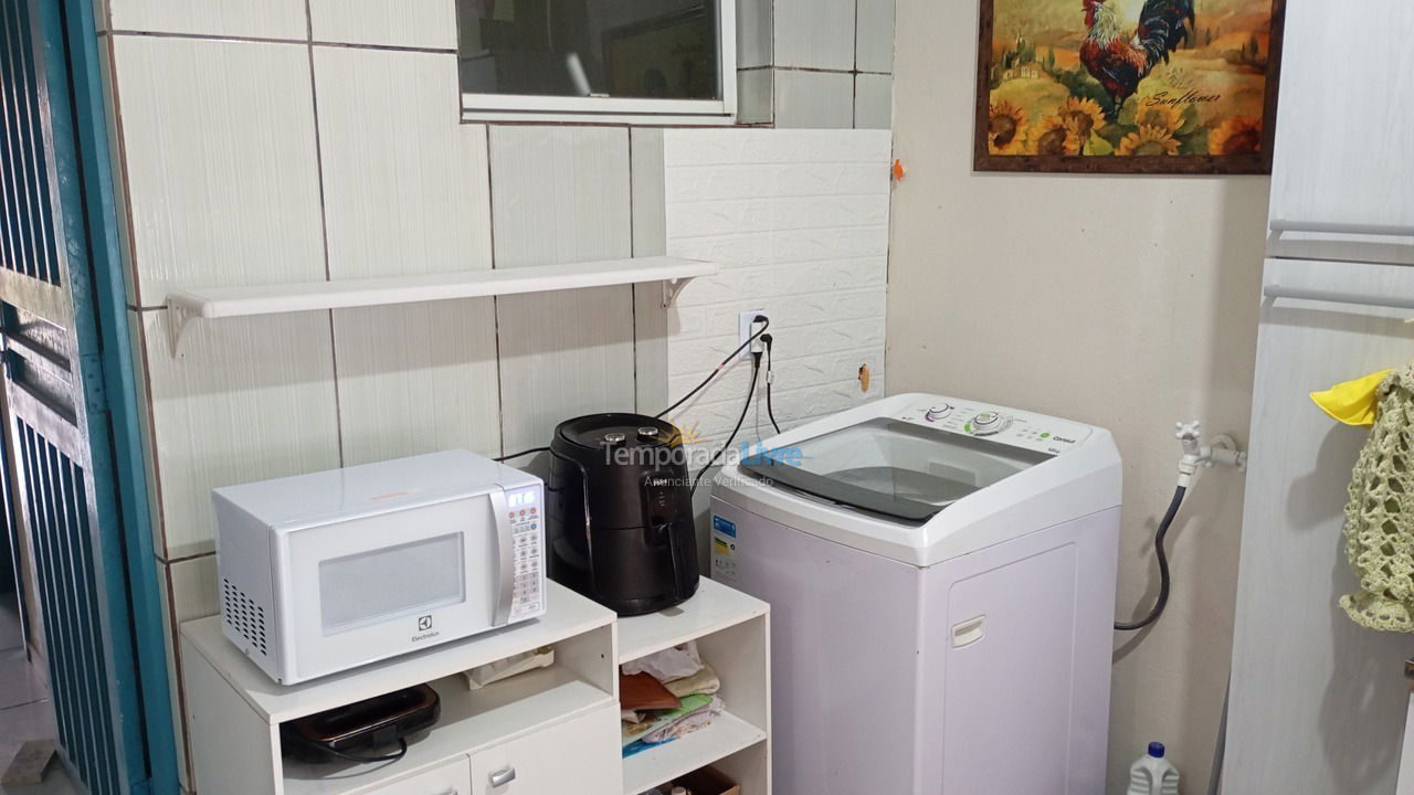 Casa para aluguel de temporada em Bombinhas (Praia de Bombas)