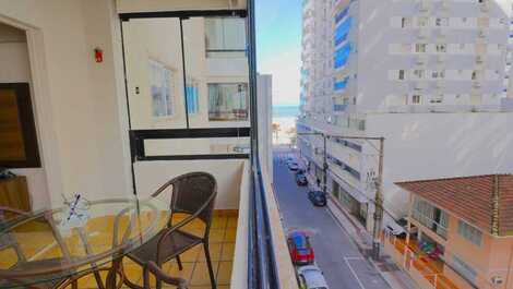 Pies en la arena en Balneário Camboriú, a 50 metros de la playa