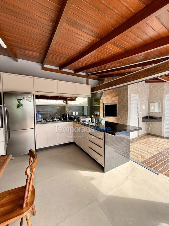 Casa para aluguel de temporada em Florianopolis (Praia dos Ingleses)