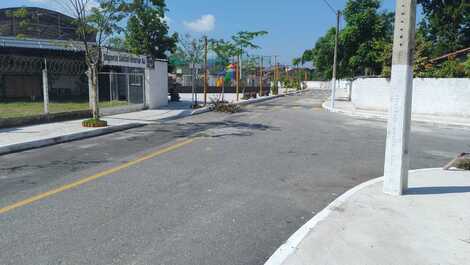 Great house in Guapimirim RJ square, in front of Abutres motorcyclist.