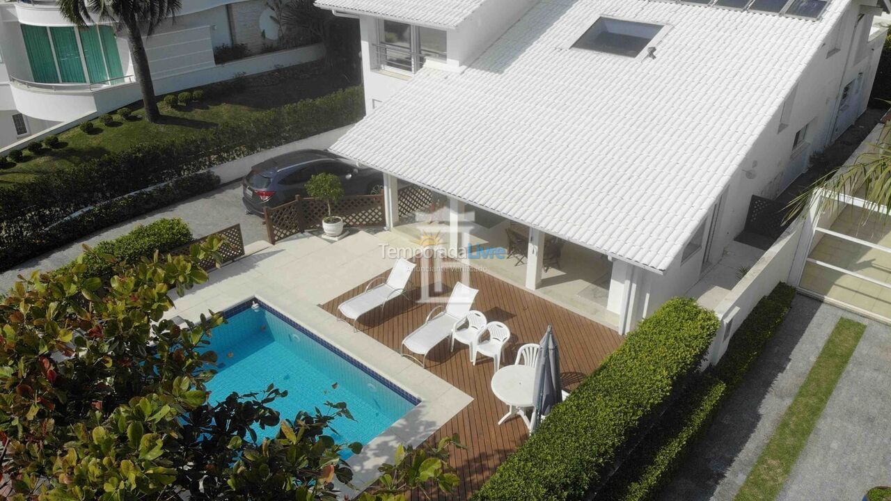 House for vacation rental in Florianopolis (Jurerê Internacional)