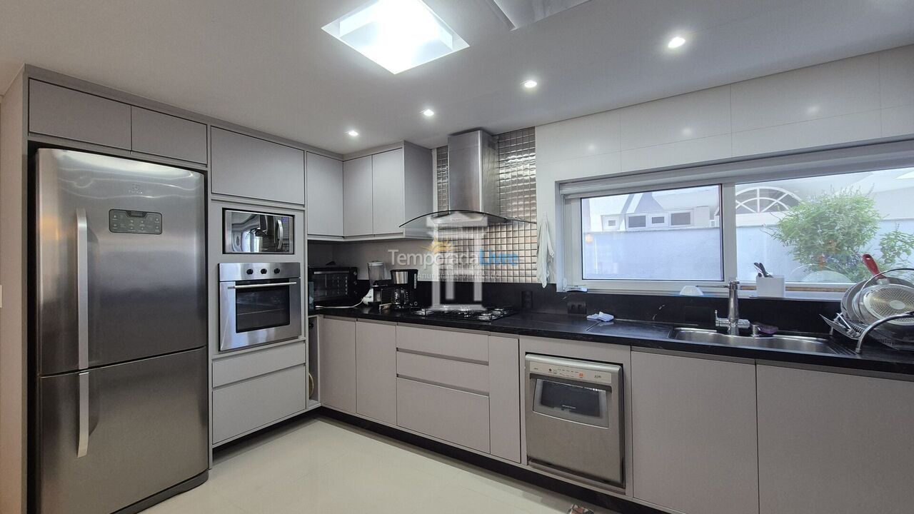 House for vacation rental in Florianopolis (Jurerê Internacional)