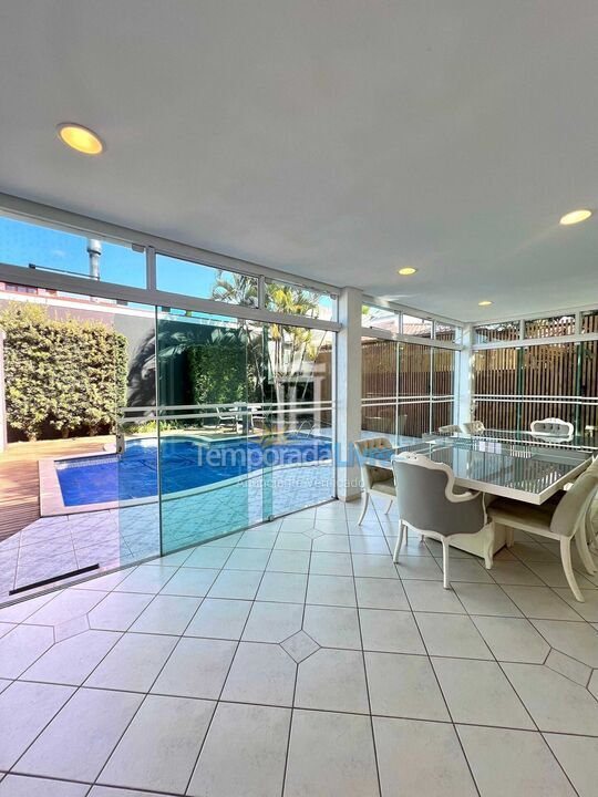 Casa para aluguel de temporada em Florianopolis (Jurerê Internacional)