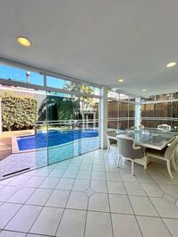 Casa com 6 dormitórios Jurerê Internacional