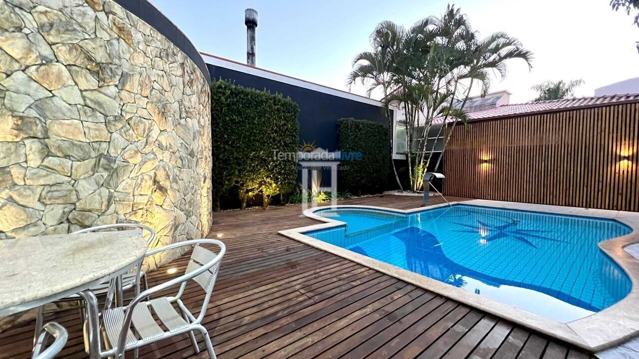 Casa para aluguel de temporada em Florianopolis (Jurerê Internacional)