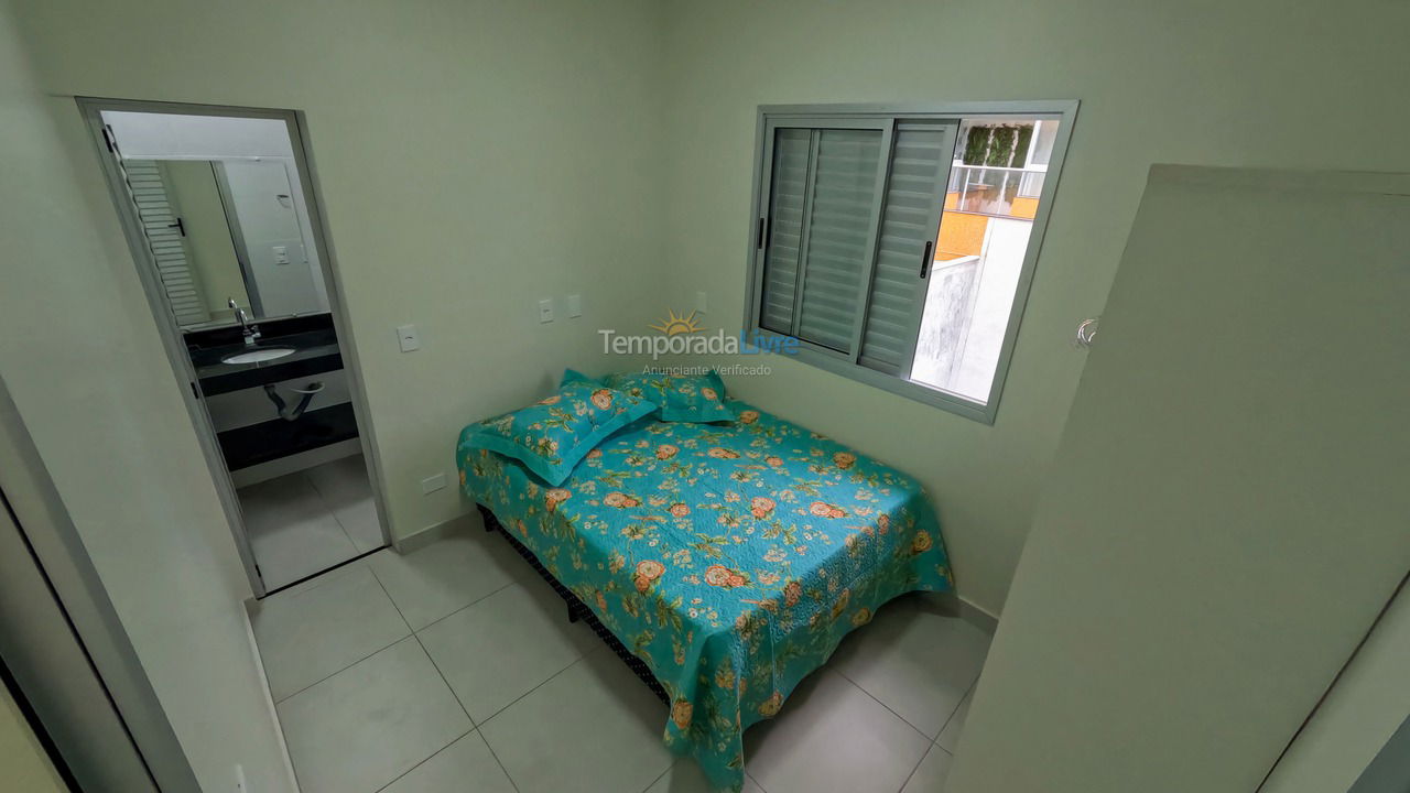 Apartamento para aluguel de temporada em Ubatuba (Praia das Toninhas)
