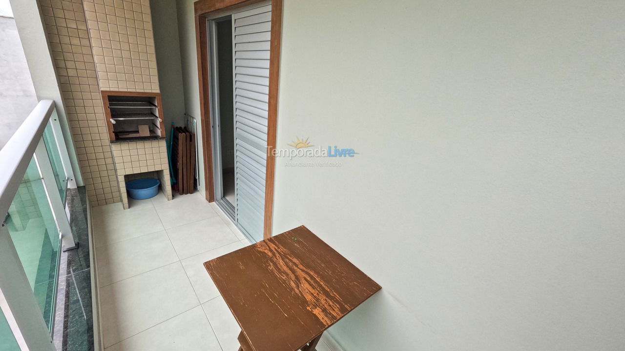 Apartamento para aluguel de temporada em Ubatuba (Praia das Toninhas)