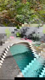 Piscina condomínio 
