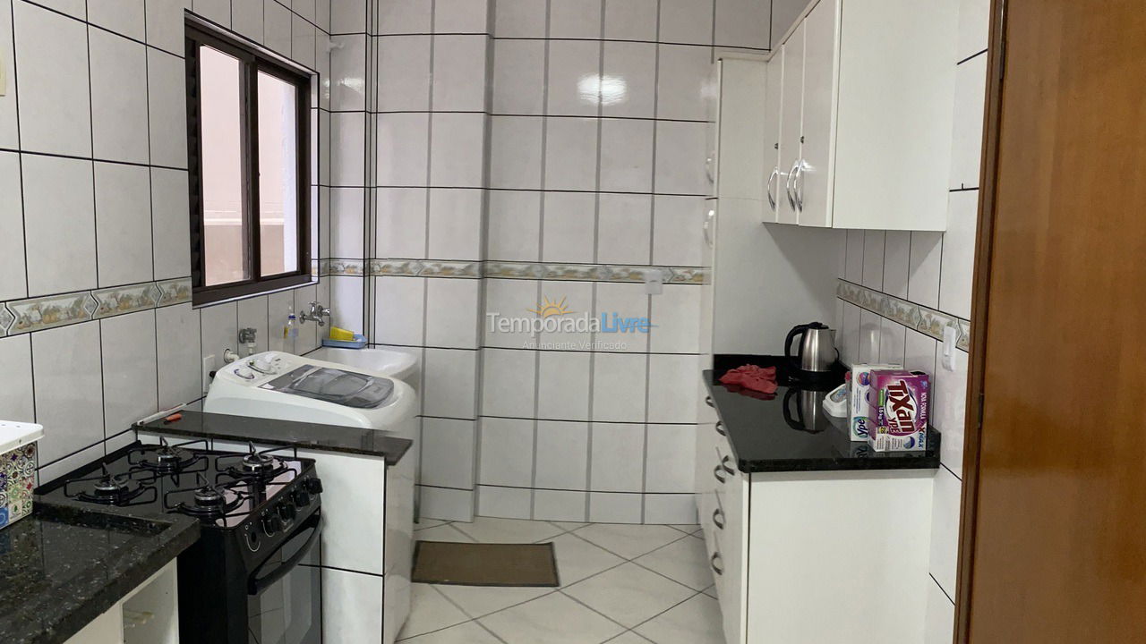 Casa para aluguel de temporada em Itapema (Meia Praia)