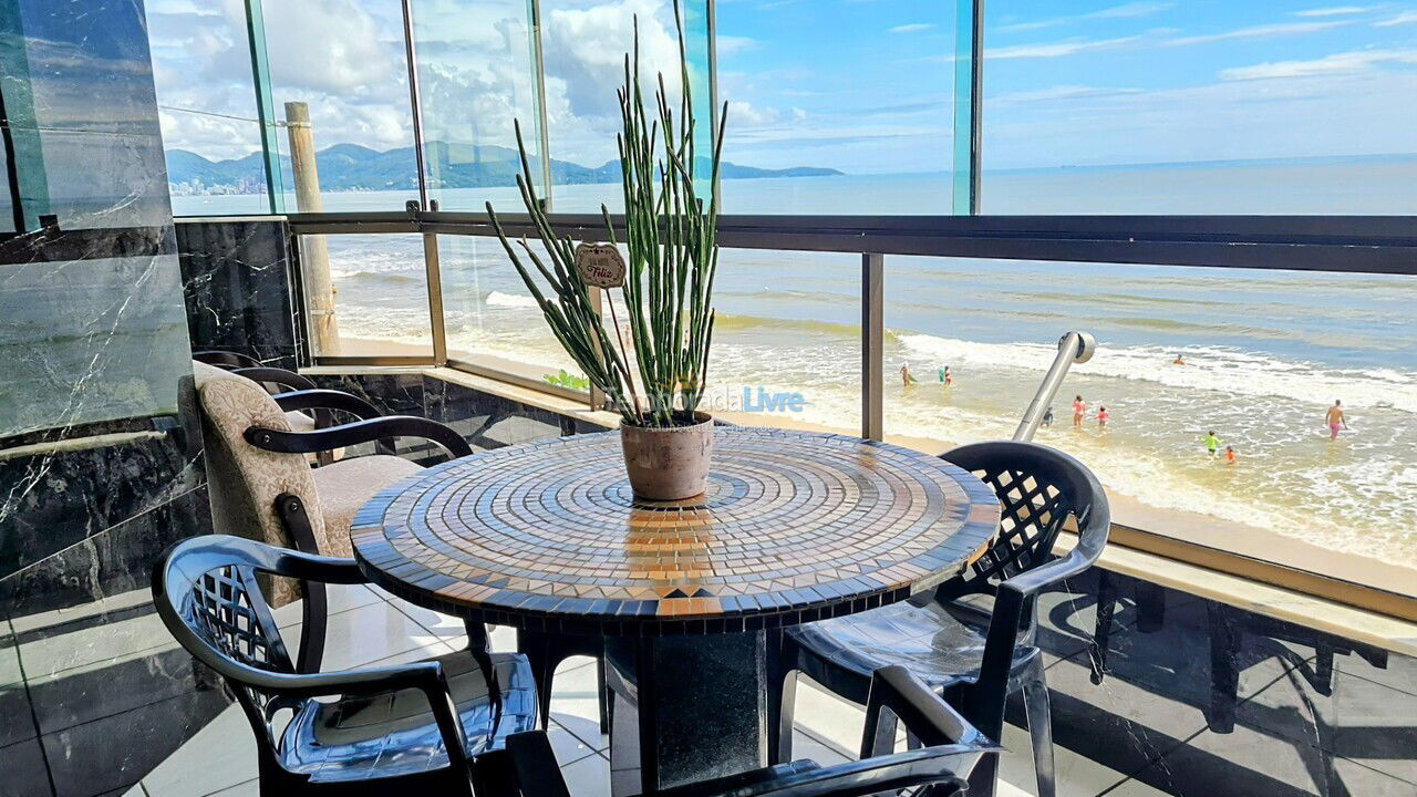 Apartamento para aluguel de temporada em Itapema (Meia Praia)