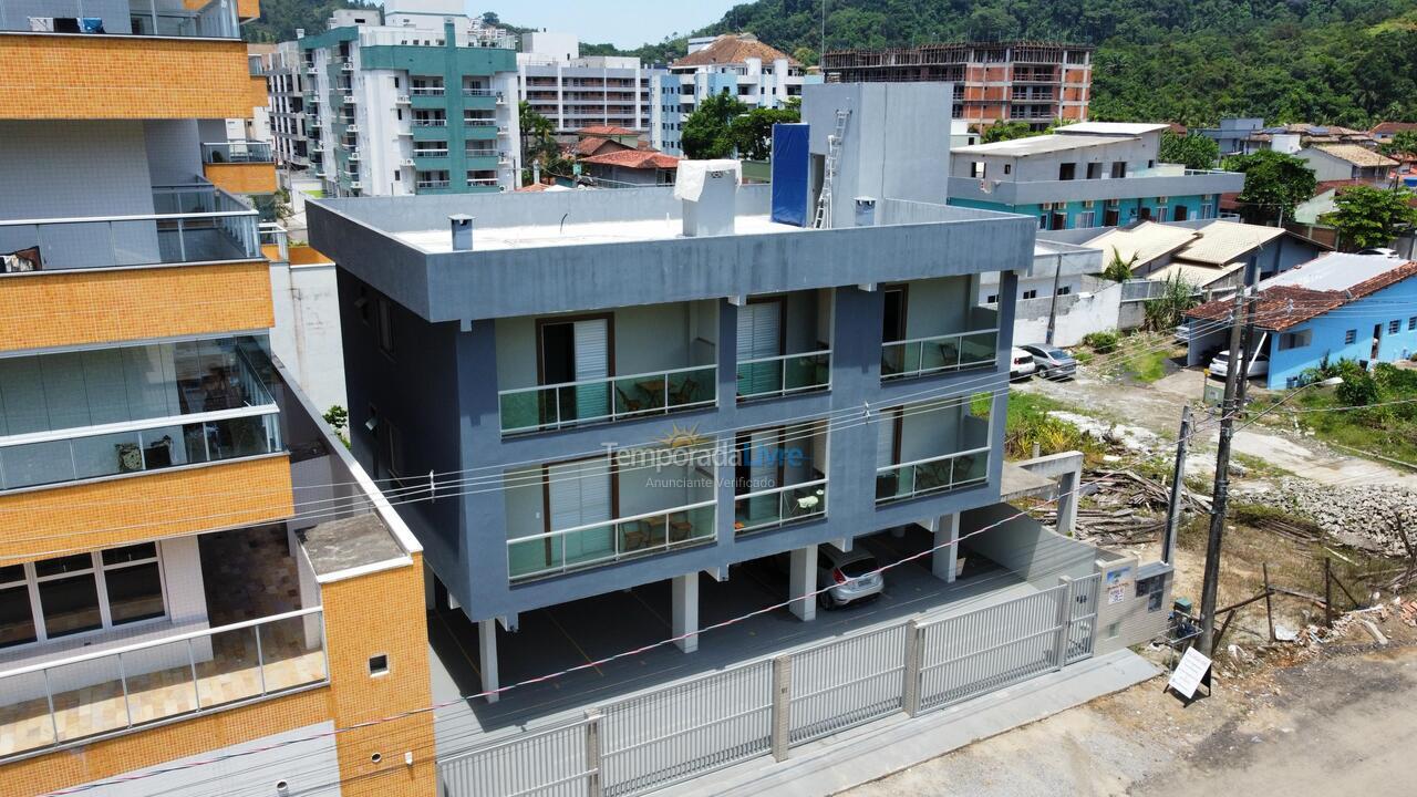 Apartamento para aluguel de temporada em Ubatuba (Praia das Toninhas)