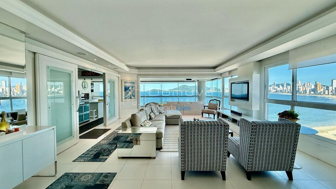 Apartment for vacation rental in Balneário Camboriú (Centro)