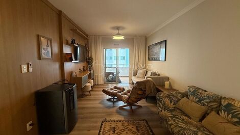 Seasonal rental on the seafront, 2 bedrooms, including 1 suite, downtown